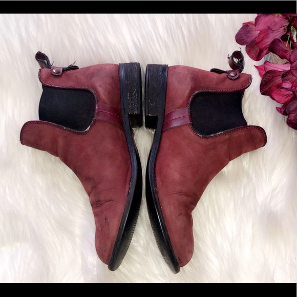 STEVE MADDEN Burgundy Suede Ankle Bootie - Picture 7 of 7